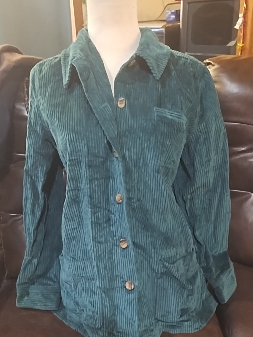 Corduroy Button-Front Shirt Jacket in Dark Green